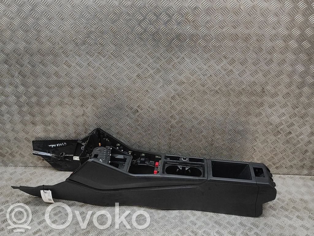 Audi Q3 F3 Consola central 