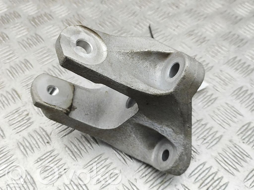 Nissan Ariya Engine mounting bracket 