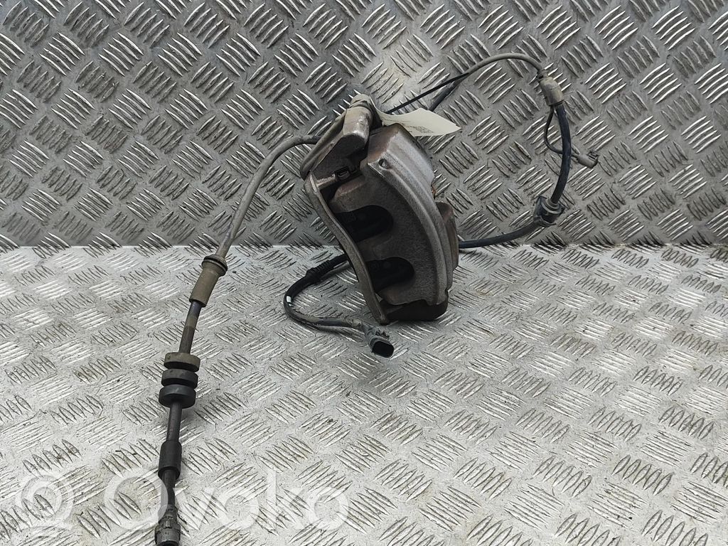 Mercedes-Benz EQA Etujarrusatula 