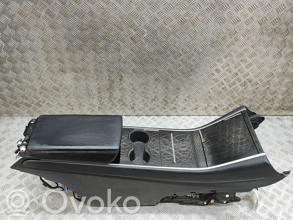 Tesla Model 3 Centrinė konsolė 