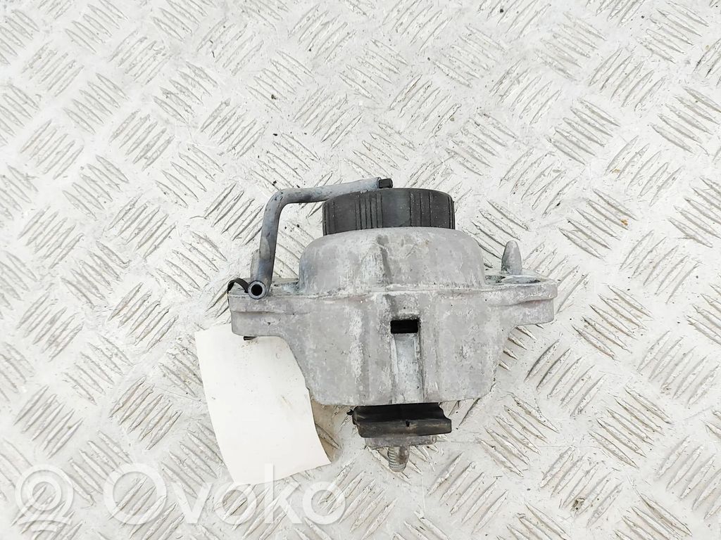 Jaguar XE Engine mount bracket 