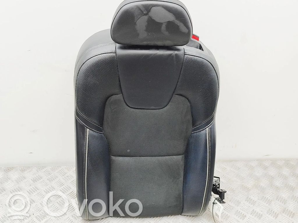 Volvo S90, V90 Takaistuin 