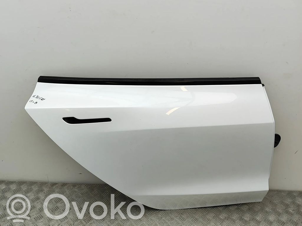 Tesla Model 3 Highland Puerta trasera 