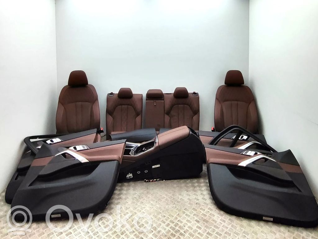 BMW X6 G06 Tapicerka / Komplet 