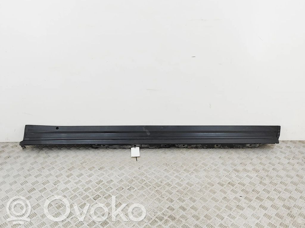 Toyota bZ4X Kynnys
