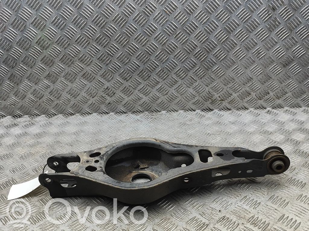 Toyota bZ4X Querlenker Achsschenkel hinten