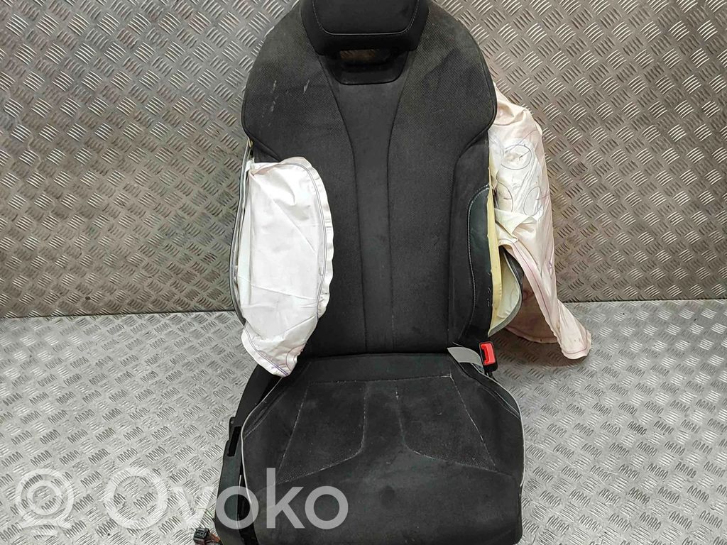 Skoda Enyaq iV Siège passager avant 