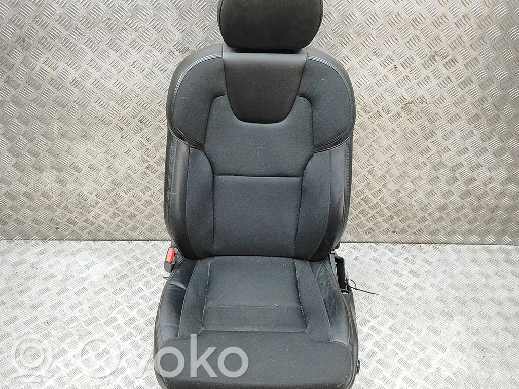 Volvo XC60 Fotel przedni kierowcy 