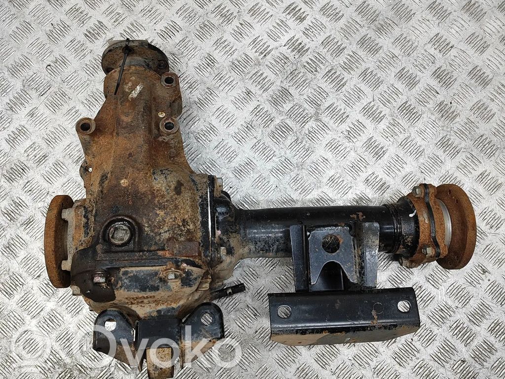 Nissan Navara D22 Etutasauspyörästö