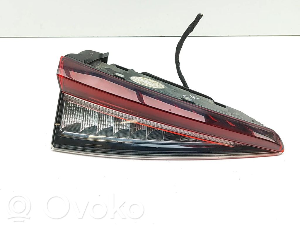 Skoda Enyaq iV Takaluukun takavalot