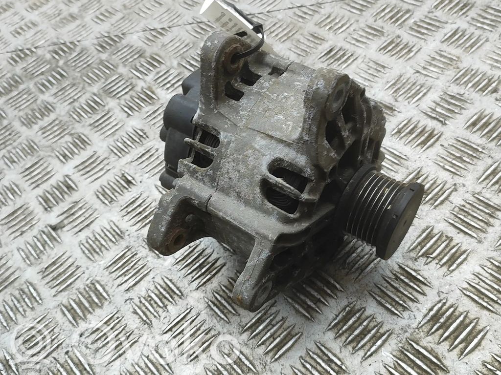 Opel Vivaro Generatore/alternatore