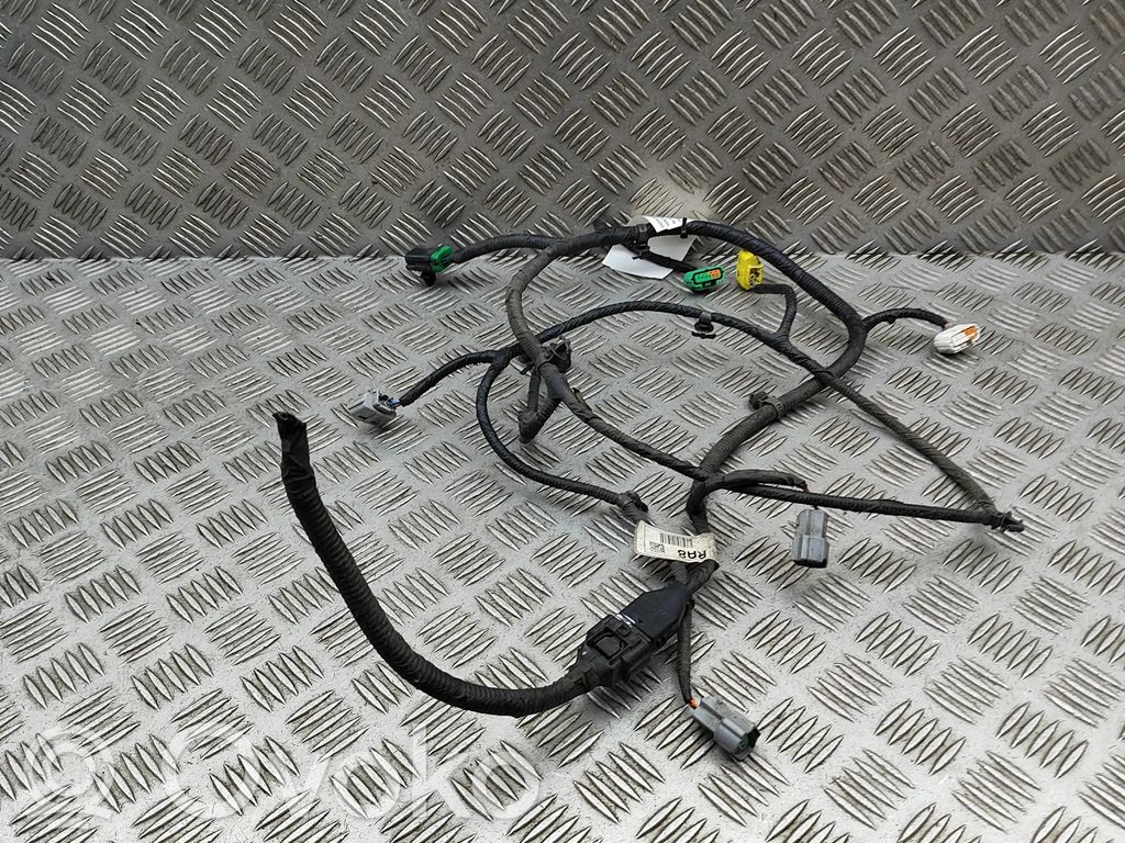 KIA Sportage Parkošanas (PDC) sensoru vadu instalācija