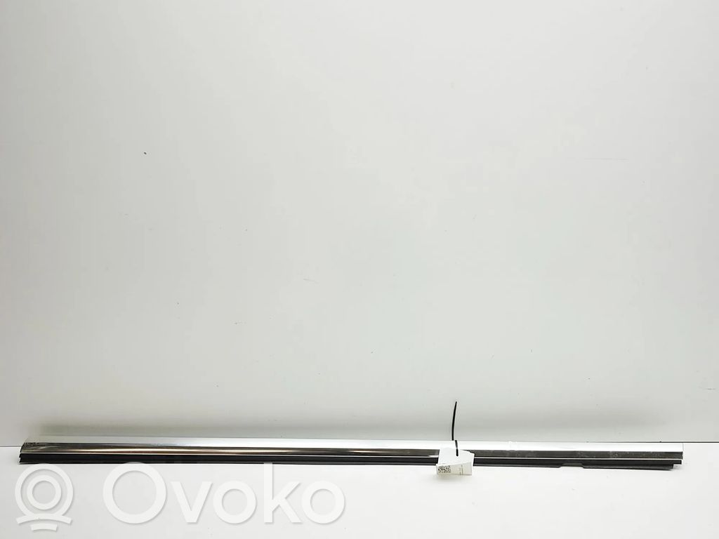 Mercedes-Benz EQS V297 Listwa / Uszczelka szyby drzwi 