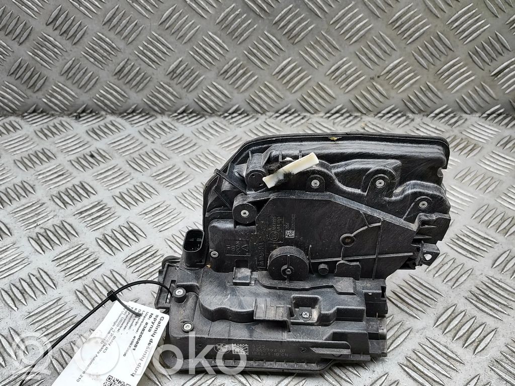 BMW iX3 G08 Zamek drzwi tylnych 