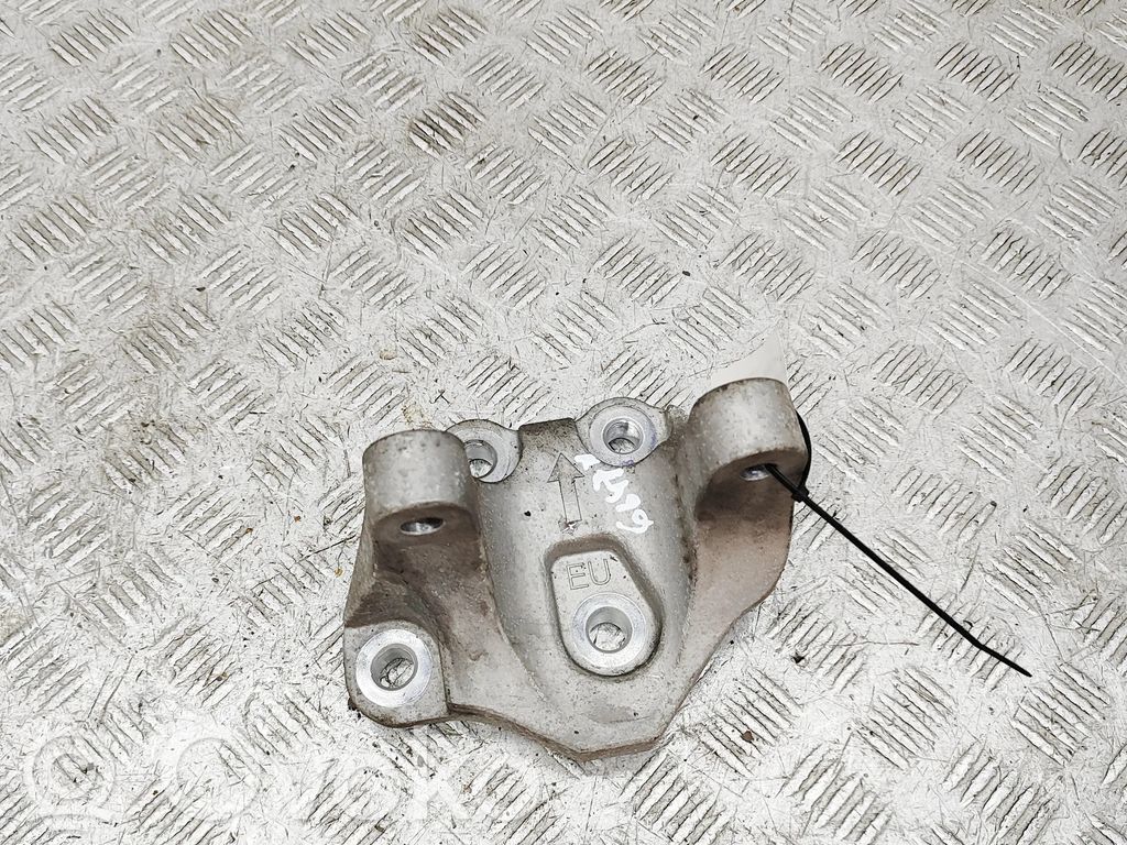 Toyota bZ4X Supporto di montaggio del motore (usato) 
