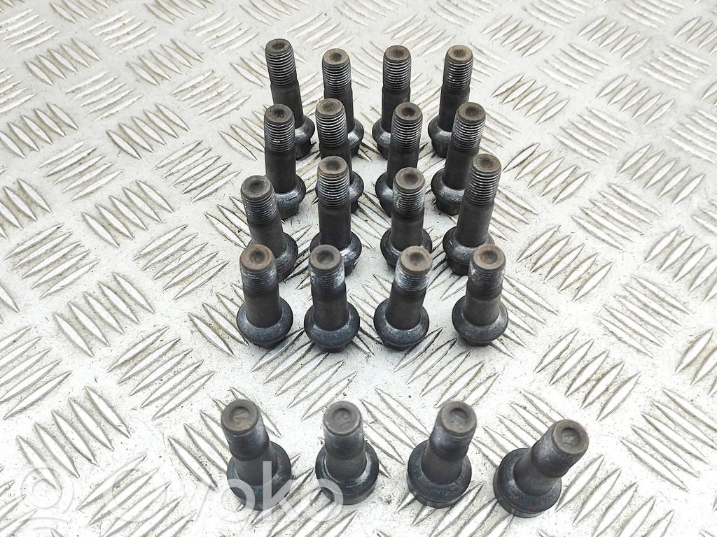 Mercedes-Benz EQS V297 Nuts/bolts 