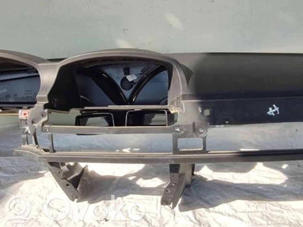 BMW 7 E65 E66 Panelis 