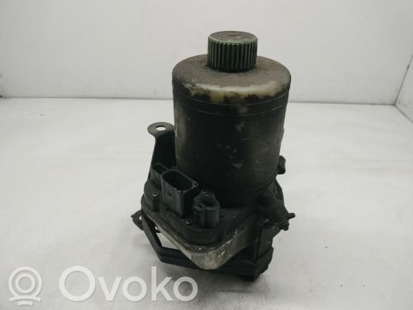 Ohjaustehostimen pumppu   8Z0423156F,8Z1423051