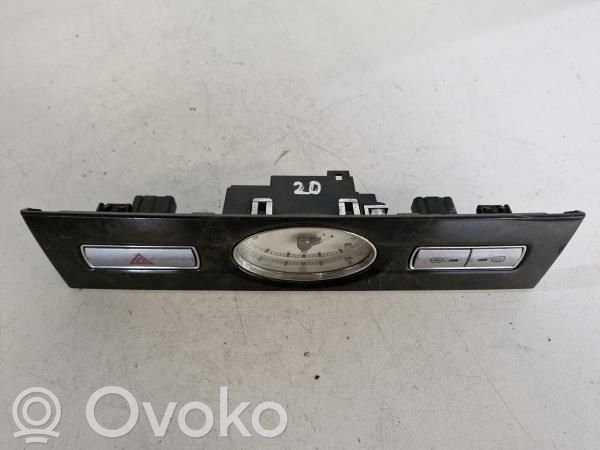 Multifunctional control switch/knob   3S7T15000FB