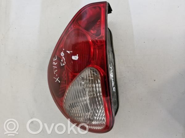 Tailgate rear/tail lights