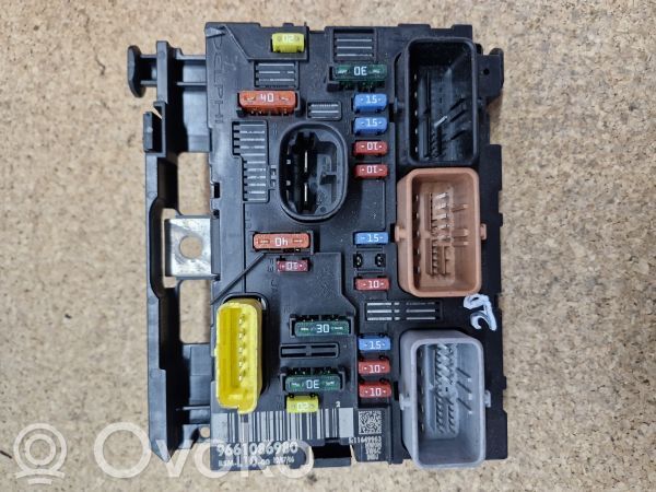 Peugeot 207 SAM control unit 
