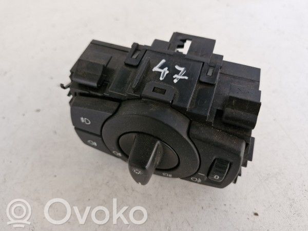 Multifunctional control switch/knob   6932792
