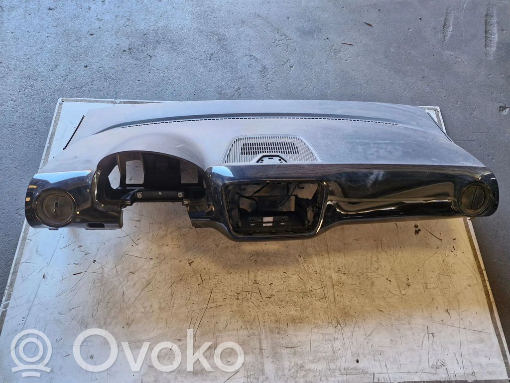 Dashboard   1S1857002BQ