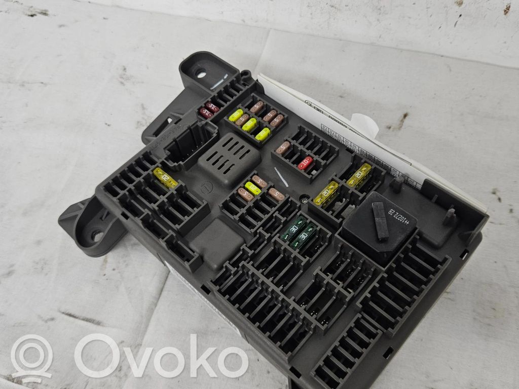 BMW X5 E70 Fuse module 