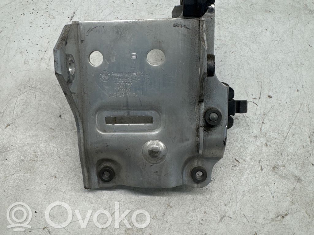 BMW 5 G30 G31 G38 Uchwyt / Mocowanie chłodnicy 