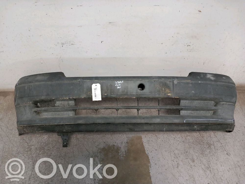 Renault Clio I Parachoques delantero 