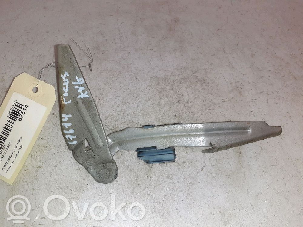 Ford Focus Engine bonnet/hood hinges 