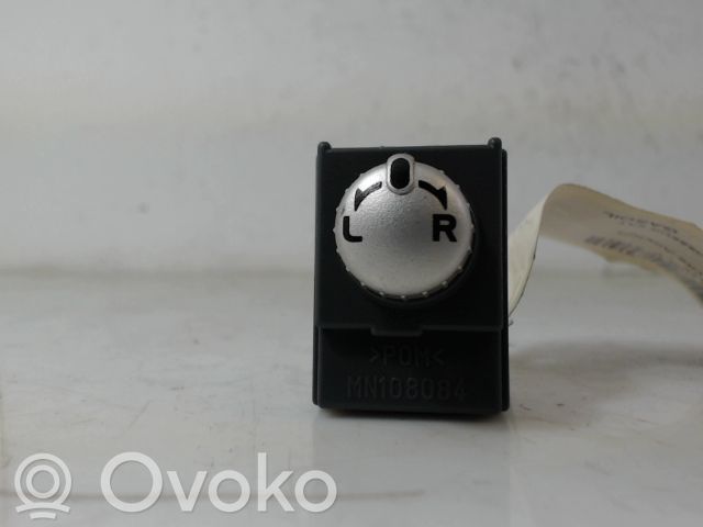 Wing mirror switch   8608A129,8608A129