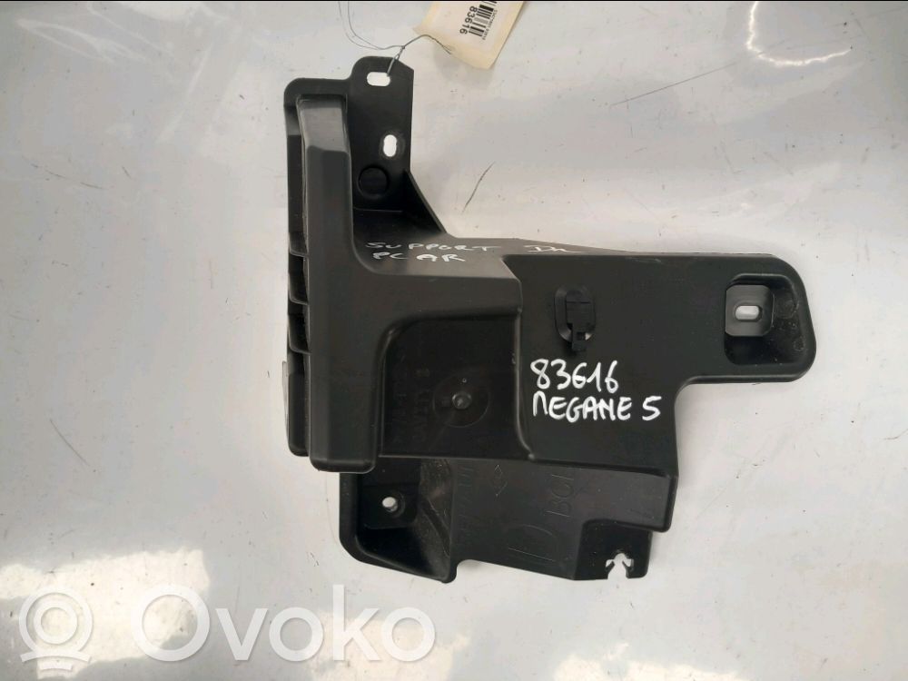 Renault Megane E-Tech Takapuskurin kannake 