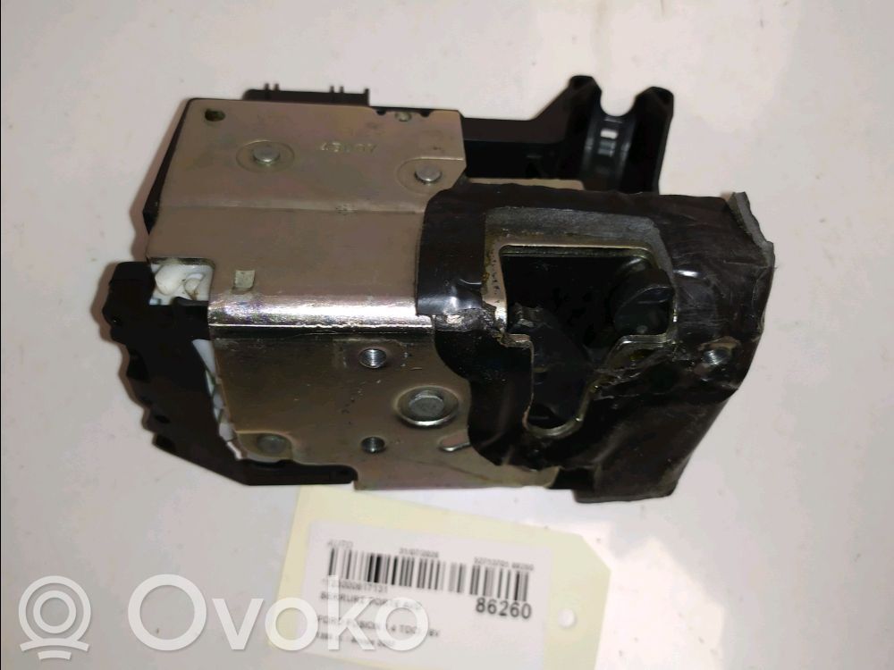 Ford Fusion Zamek drzwi przednich