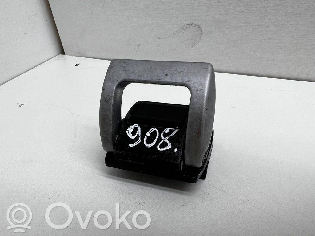 Tie down hook / loop   4F9863539
