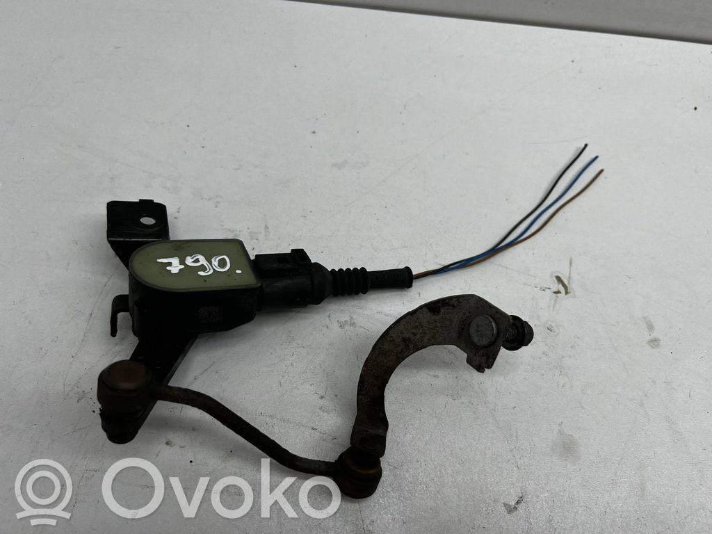 Volkswagen PASSAT B6 Front height sensor lever 