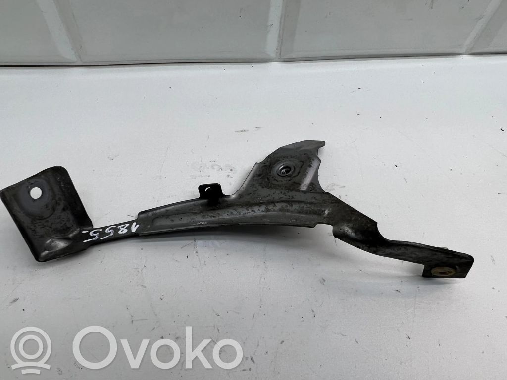 BMW 5 E60 E61 Fender mounting bracket 
