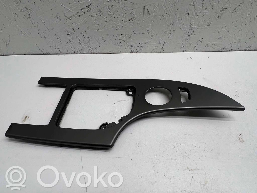 BMW 5 E60 E61 Pavarų perjungimo svirties apdaila (plastikinė) 