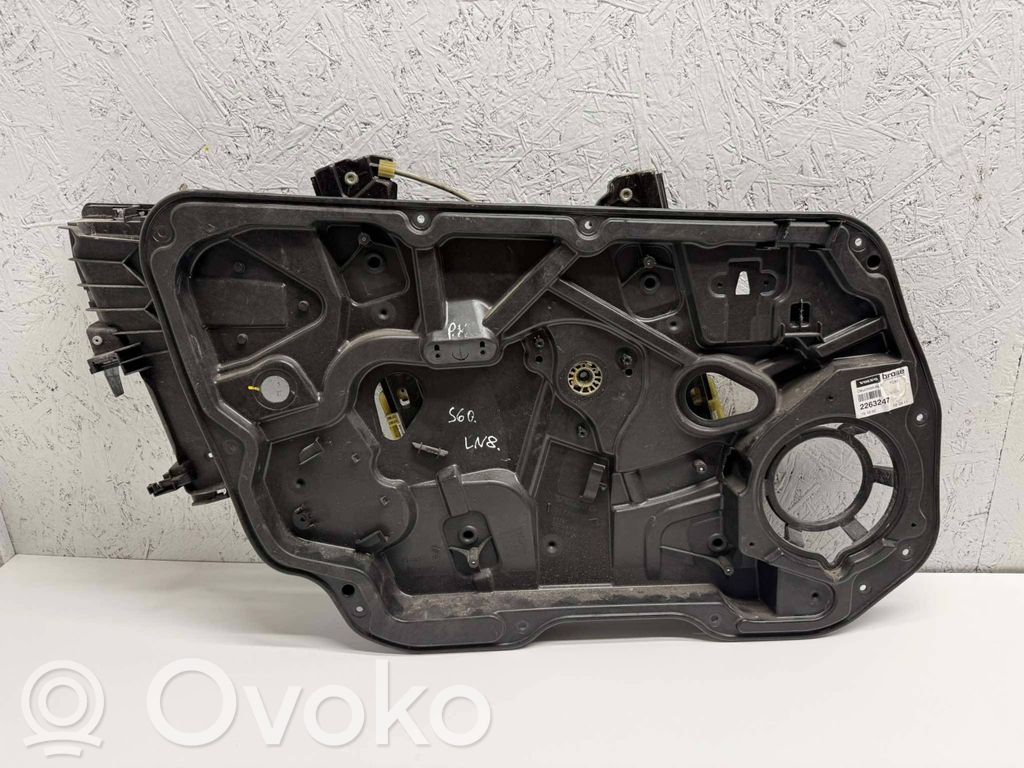 Volvo S60 Mecanismo para subir la puerta delantera sin motor 