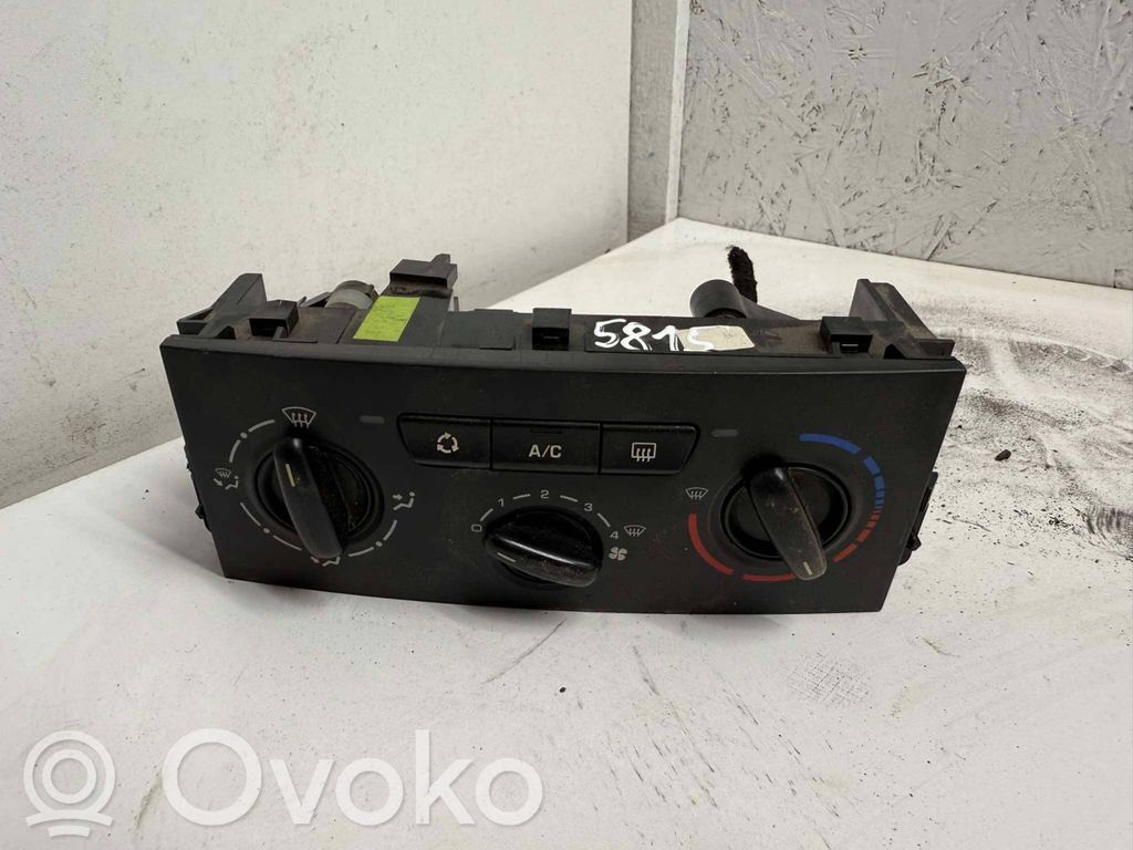 Peugeot 207 Climate control unit 