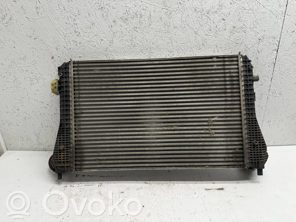 Volkswagen Golf VI Interkūlerio radiatorius 
