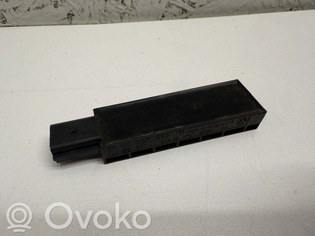 Skoda Karoq Keyless system antenna 
