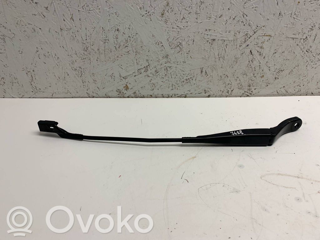 Peugeot 208 I Front wiper blade arm 
