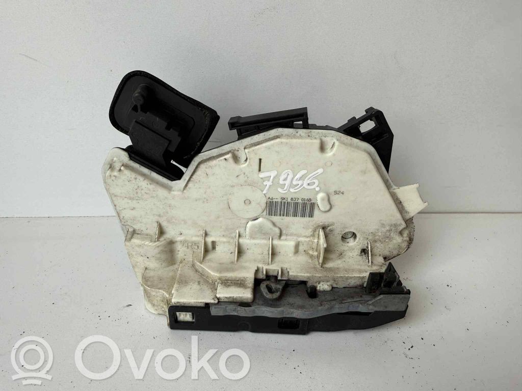 Volkswagen Golf VI Front door lock 