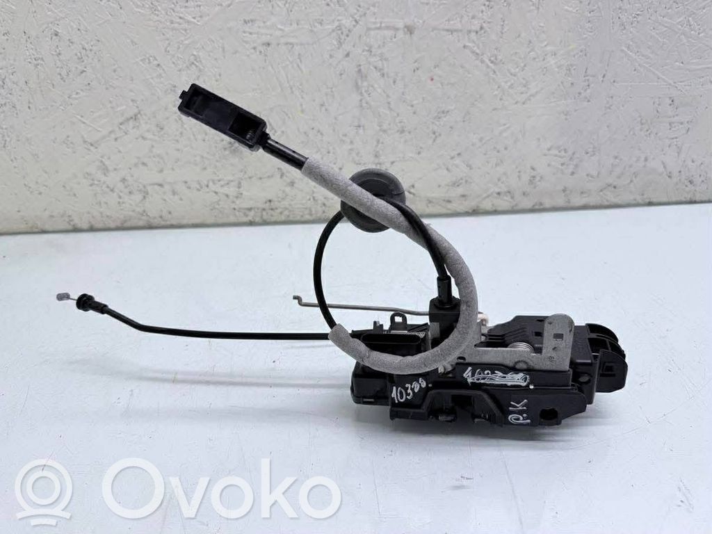 Volvo V40 Front door lock 
