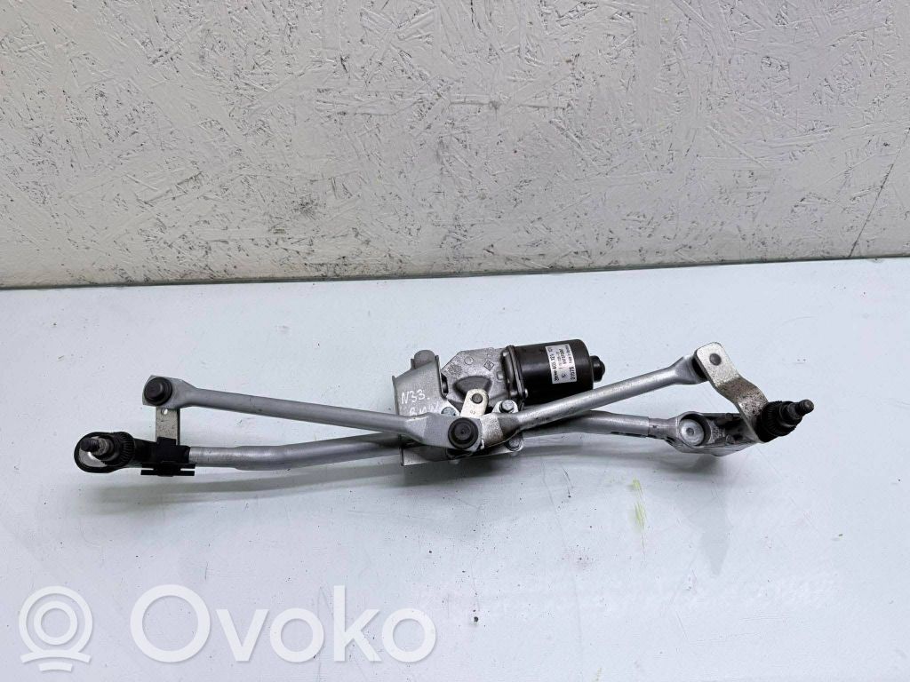 BMW 1 E81 E87 Etupyyhkimen vivusto ja moottori 