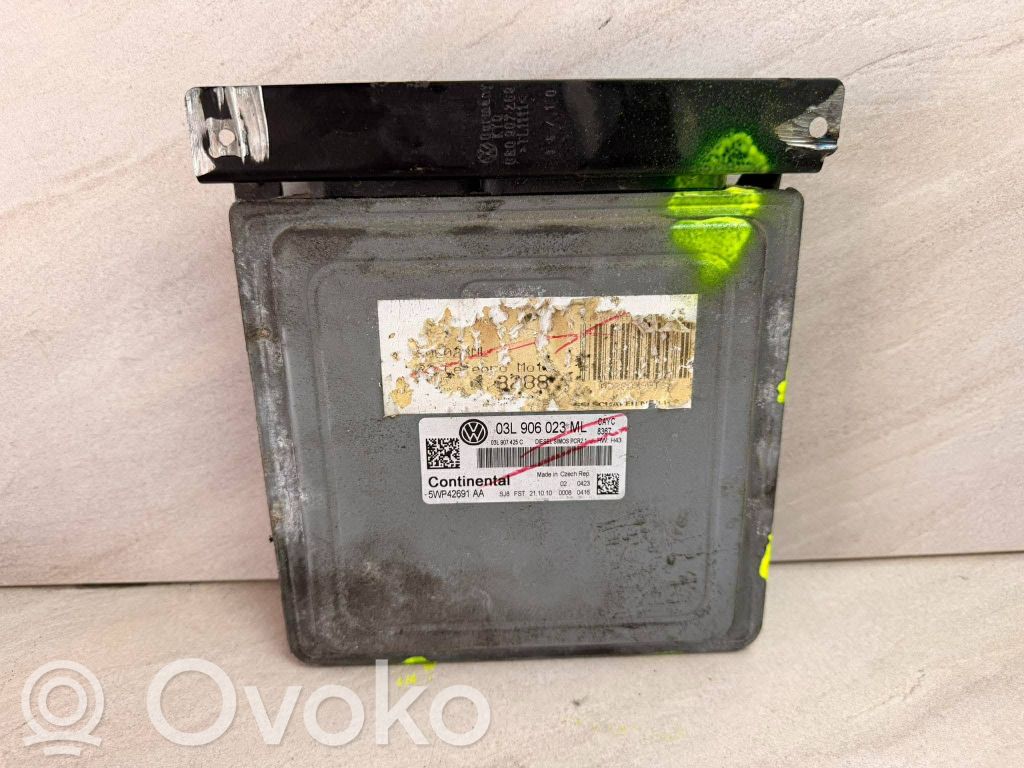 Volkswagen Jetta VI Engine control unit/module 