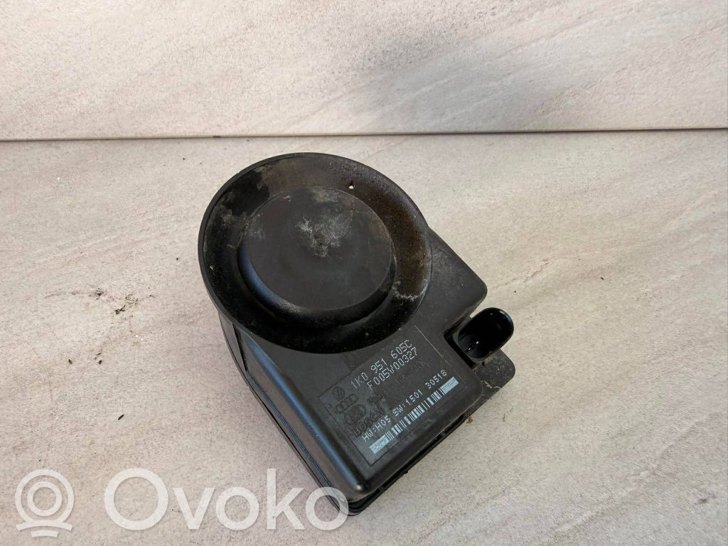 Volkswagen PASSAT B7 Sirena del sistema de alarma 