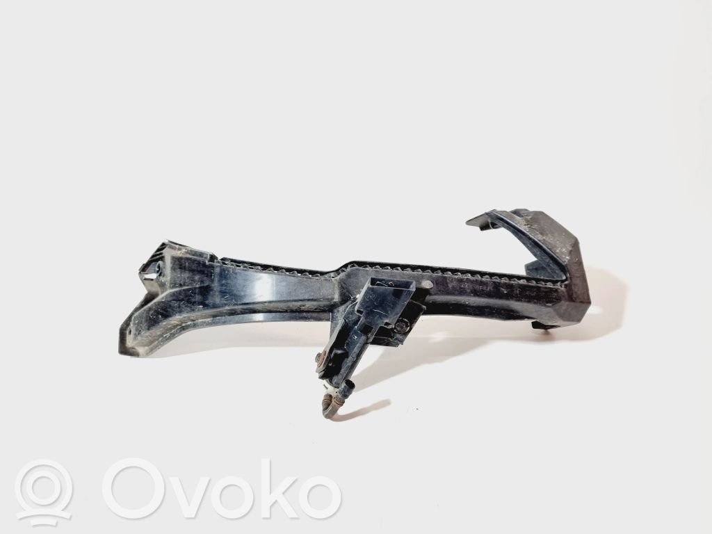 Subaru Legacy Headlight/headlamp mounting bracket 
