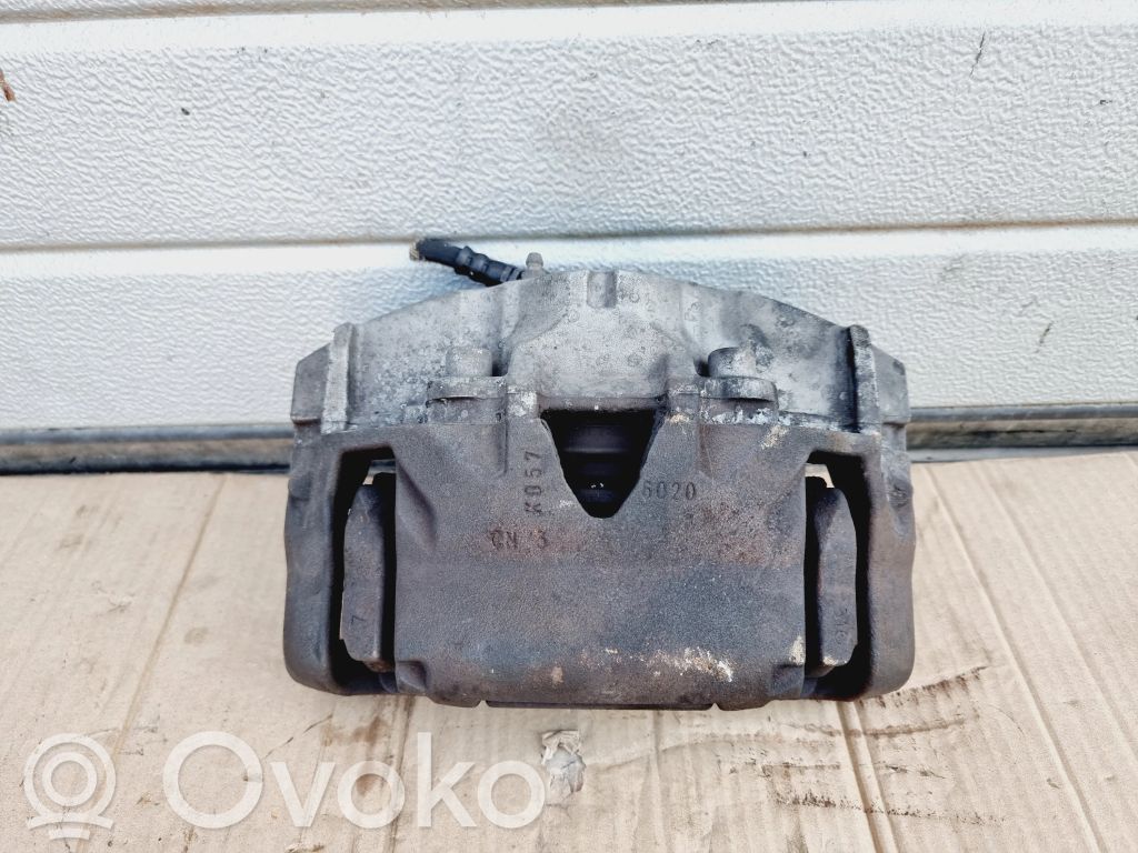 Volvo V70 Caliper de freno delantero 